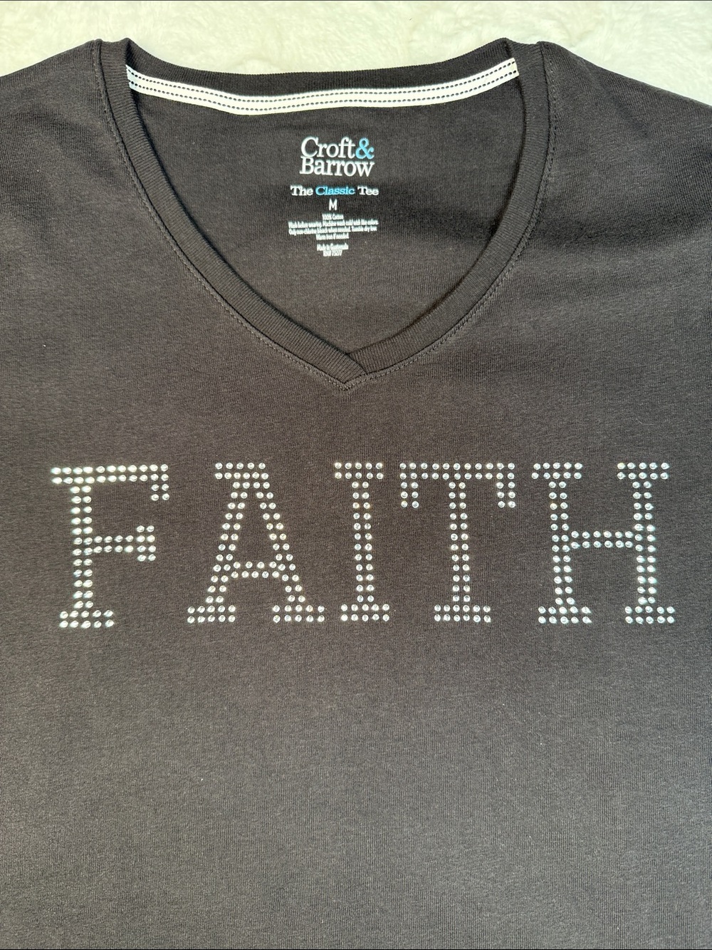 croft & barrow Black V-Neck Tee with 'FAITH' Rhinestone Lettering M